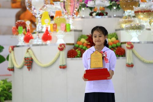 ภาพ No.1073:มอบรางวัลสอบ ทางก้าวหน้า