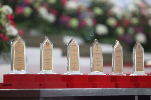 ภาพ No.1040:มอบรางวัลสอบ ทางก้าวหน้า