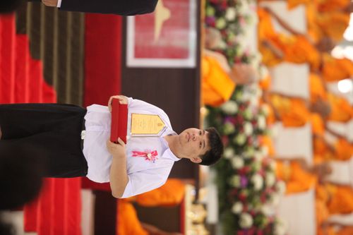 ภาพ No.1045:มอบรางวัลสอบ ทางก้าวหน้า