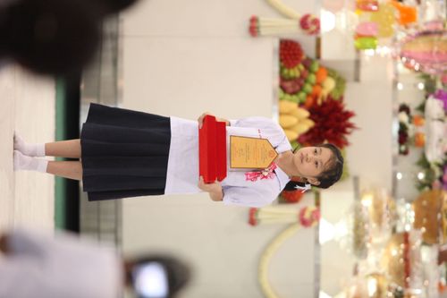 ภาพ No.1048:มอบรางวัลสอบ ทางก้าวหน้า