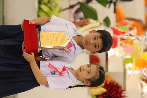 ภาพ No.1065:มอบรางวัลสอบ ทางก้าวหน้า