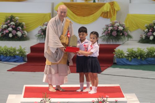 ภาพ No.974:มอบรางวัลสอบ ทางก้าวหน้า