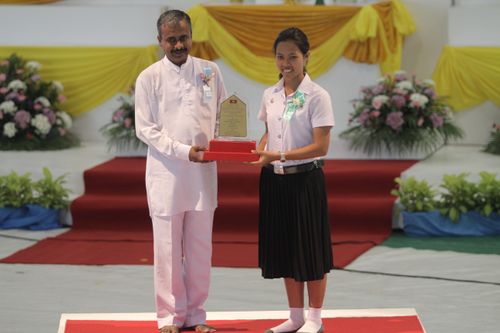 ภาพ No.981:มอบรางวัลสอบ ทางก้าวหน้า