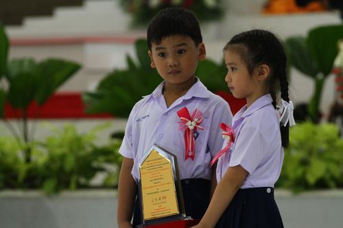 ภาพ No.1010:มอบรางวัลสอบ ทางก้าวหน้า