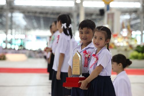 ภาพ No.993:มอบรางวัลสอบ ทางก้าวหน้า