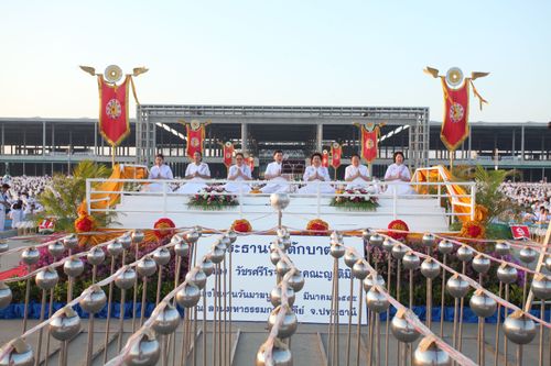 ภาพ No.7985:รูปภาพวันมาฆบูชา กิจกรรมวันมาฆบูชา ณ วัดพระธรรมกาย ปี 2555