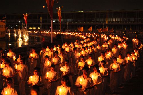ภาพ No.7987:รูปภาพวันมาฆบูชา กิจกรรมวันมาฆบูชา ณ วัดพระธรรมกาย ปี 2555