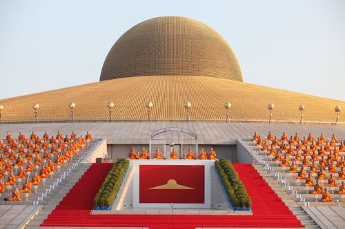 ภาพ No.7997:รูปภาพวันมาฆบูชา กิจกรรมวันมาฆบูชา ณ วัดพระธรรมกาย ปี 2555