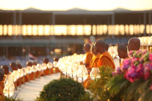 ภาพ No.7995:รูปภาพวันมาฆบูชา กิจกรรมวันมาฆบูชา ณ วัดพระธรรมกาย ปี 2555