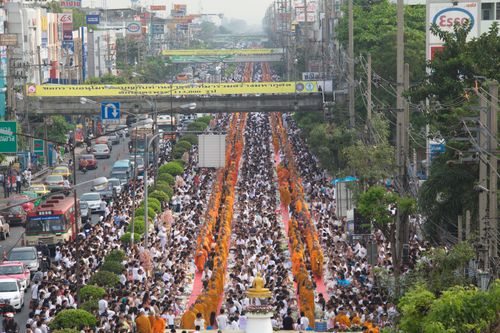 ภาพ No.2617:ภาพตักบาตรสะพานใหม่