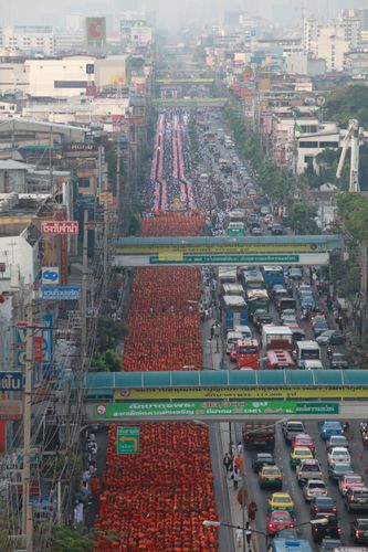 ภาพตักบาตรสะพานใหม่
