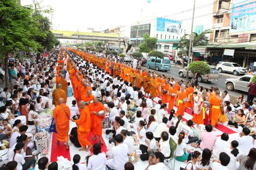 ภาพ No.2552:ภาพตักบาตรสะพานใหม่