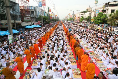 ภาพ No.2569:ภาพตักบาตรสะพานใหม่