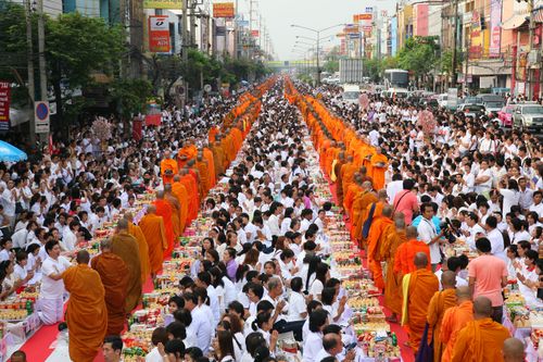 ภาพ No.2568:ภาพตักบาตรสะพานใหม่