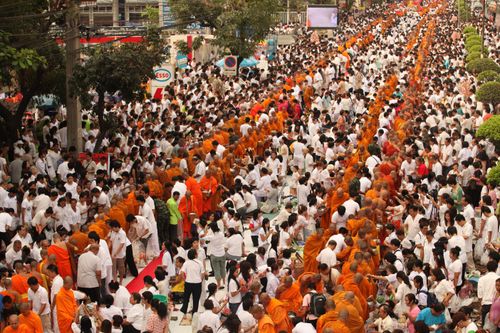 ภาพ No.2585:ภาพตักบาตรสะพานใหม่