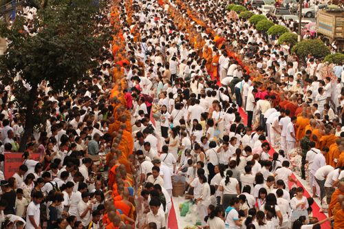 ภาพ No.2586:ภาพตักบาตรสะพานใหม่