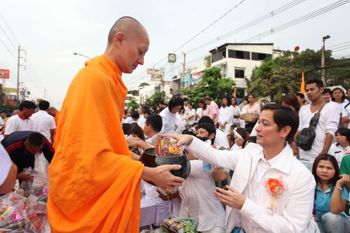 ภาพ No.2634:ภาพตักบาตรสะพานใหม่