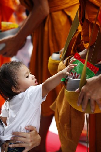 ภาพ No.2207:ตักบาตร เยาวราช