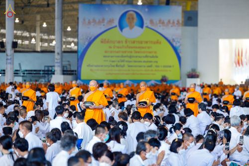 ภาพ No.76763:พิธีตักบาตรข้าวสารอาหารแห้ง  ณ บ้านแก้วเรือนทองคุณยายฯ สภาธรรมกายสากล  วัดพระธรรมกาย จ.ปทุมธานี  ในวันอาทิตย์ต้นเดือนที่ 6 มีนาคม พ.ศ. 2566