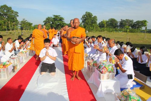 ภาพ No.3651:พิธีถวายสังฆทานแด่คณะสงฆ์ 286 วัด ใน 4 จังหวัดภาคใต้ ครั้งที่ 82