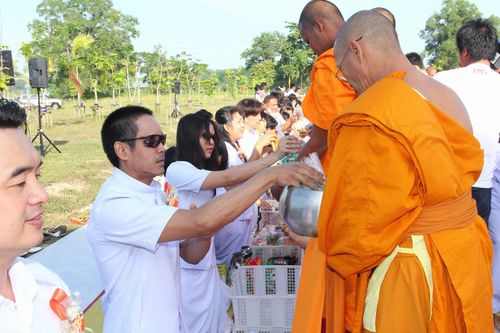 ภาพ No.3659:พิธีถวายสังฆทานแด่คณะสงฆ์ 286 วัด ใน 4 จังหวัดภาคใต้ ครั้งที่ 82