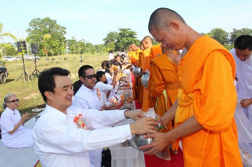 ภาพ No.3660:พิธีถวายสังฆทานแด่คณะสงฆ์ 286 วัด ใน 4 จังหวัดภาคใต้ ครั้งที่ 82