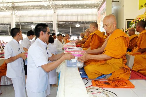 ภาพ No.3671:พิธีถวายสังฆทานแด่คณะสงฆ์ 286 วัด ใน 4 จังหวัดภาคใต้ ครั้งที่ 82