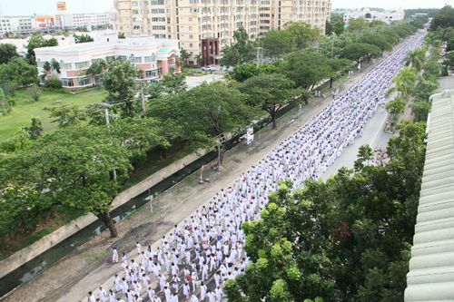 ภาพ No.427:ขบวนอัญเชิญอัฐิธาตุคุณยายฯ