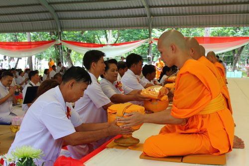 ภาพ No.494:บวชอุทิศชีวิต