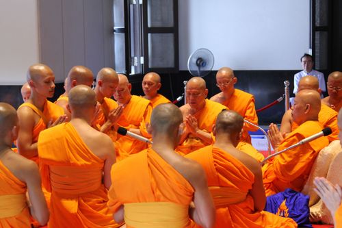 ภาพ No.496:บวชอุทิศชีวิต