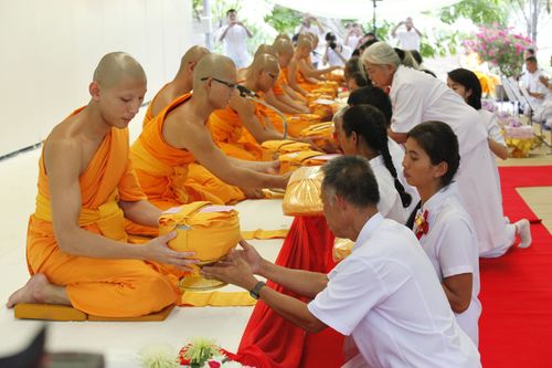 ภาพ No.477:บวชอุทิศชีวิต