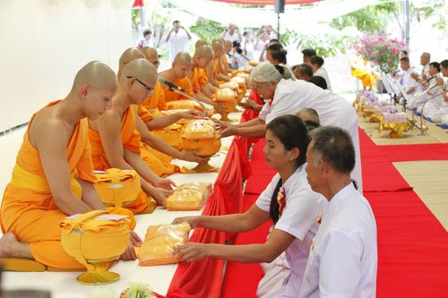 ภาพ No.478:บวชอุทิศชีวิต