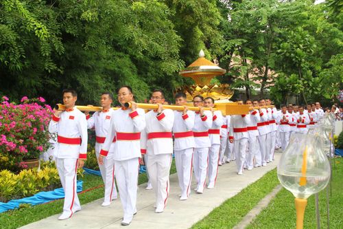 ภาพ No.447:ขบวนอัญเชิญอัฐิธาตุคุณยายฯ