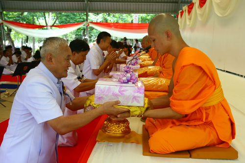 ภาพ No.480:บวชอุทิศชีวิต