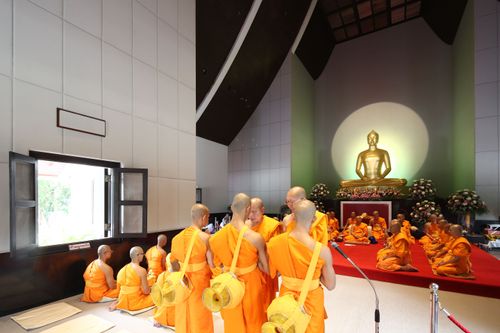 ภาพ No.495:บวชอุทิศชีวิต