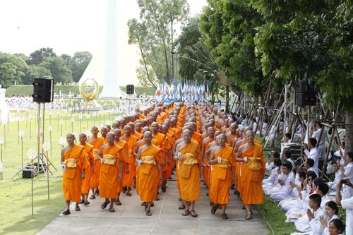 ภาพ No.434:ขบวนอัญเชิญอัฐิธาตุคุณยายฯ