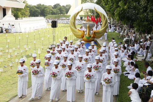 ภาพ No.433:ขบวนอัญเชิญอัฐิธาตุคุณยายฯ