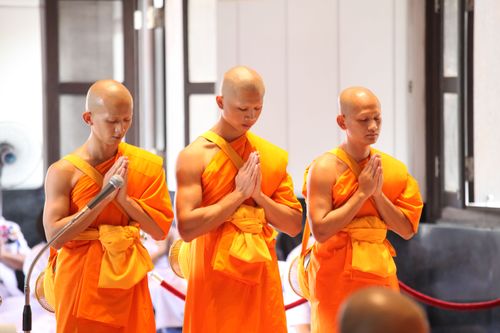 ภาพ No.489:บวชอุทิศชีวิต