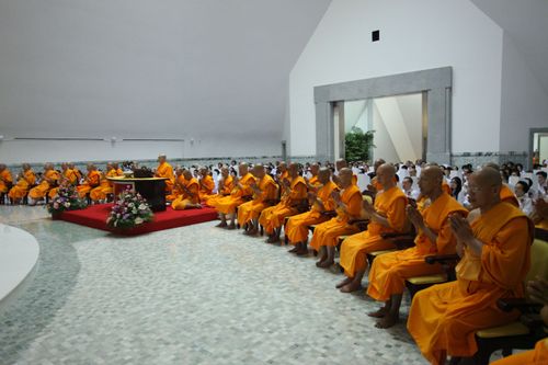 ภาพ No.509:ประดิษฐานอัฐิธาตุในวิหารคุณยายฯ