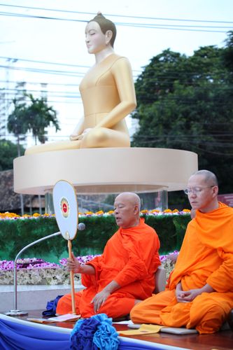 ภาพ No.2256:ตักบาตร Terminal21 อโศก-มนตรี