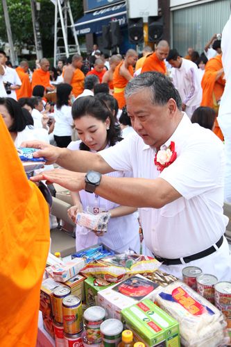 ภาพ No.2267:ตักบาตร Terminal21 อโศก-มนตรี