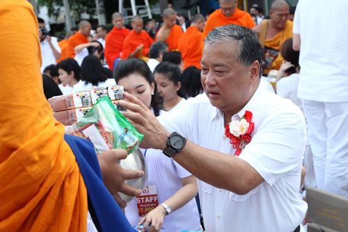 ภาพ No.2268:ตักบาตร Terminal21 อโศก-มนตรี