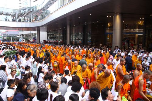 ภาพ No.2279:ตักบาตร Terminal21 อโศก-มนตรี