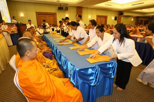 ภาพ No.3695:พิธีถวายสังฆทานแด่คณะสงฆ์ 286 วัด ใน 4 จังหวัดภาคใต้ ครั้งที่ 84