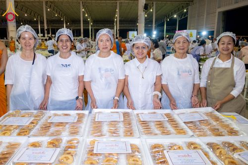 ภาพ No.303470:วันที่ 27 มกราคม พ.ศ. 2569 พิธีถวายภัตตาหารเป็นสังฆทาน แด่พระธรรมยาตรา ณ วัดพระธรรมกาย  จังหวัดปทุมธานี ในโครงการธรรมยาตรา กตัญญูบูชา มหาปูชนียาจารย์ พระมงคลเทพมุนี(สด จนฺทสโร) พระผู้ปราบมาร อนุสรณ์สถาน 7 แห่ง ปีที่ 14