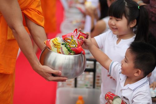 ภาพ No.3754:ตักบาตรพระ 1,111 รูป ลำลูกกา