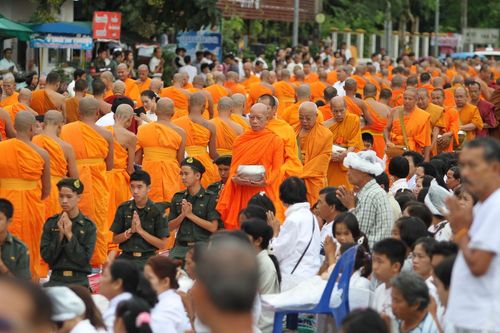 ภาพ No.4376:ตักบาตรลำพูน พระ 1,166 รูป