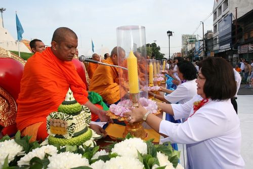 ภาพ No.4420:ตักบาตรนครราชสีมา พระ 22,600 รูป