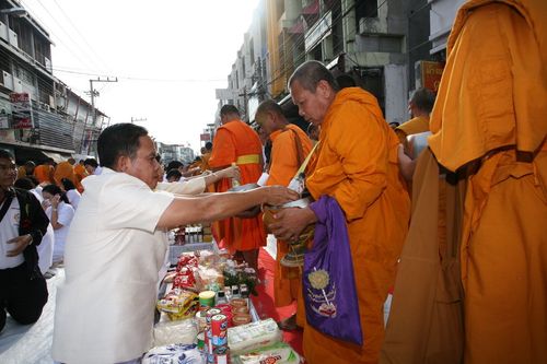 ภาพ No.4418:ตักบาตรนครราชสีมา พระ 22,600 รูป