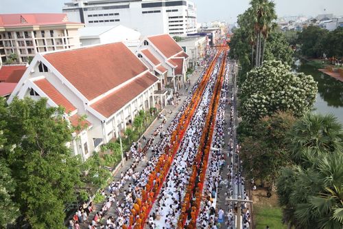 ภาพ No.4429:ตักบาตรนครราชสีมา พระ 22,600 รูป